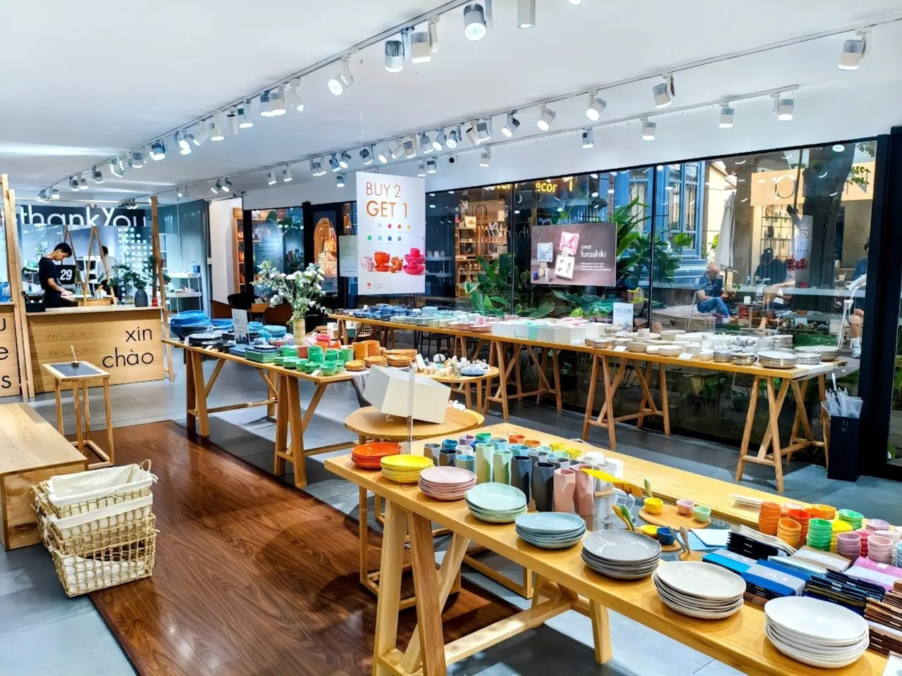 更に広く！「amai(Xuan Thuy店) 」大人気のベトナム発テーブルウェア