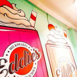 Eddie S New York Deli And Diner ボリューム満点 ポップで可愛いアメリカンダイナー ベトナムリアルガイド