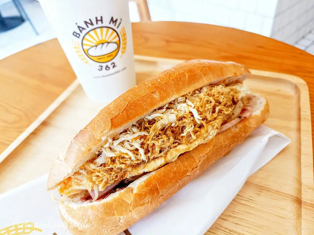 ミートパイ BANH MI 362 | 手軽で美味しい！ホーチミンの「バインミー