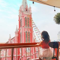 Pink Moment Cafe 目の前にピンクの教会 写真映えなフォトジェニックカフェ ベトナムリアルガイド