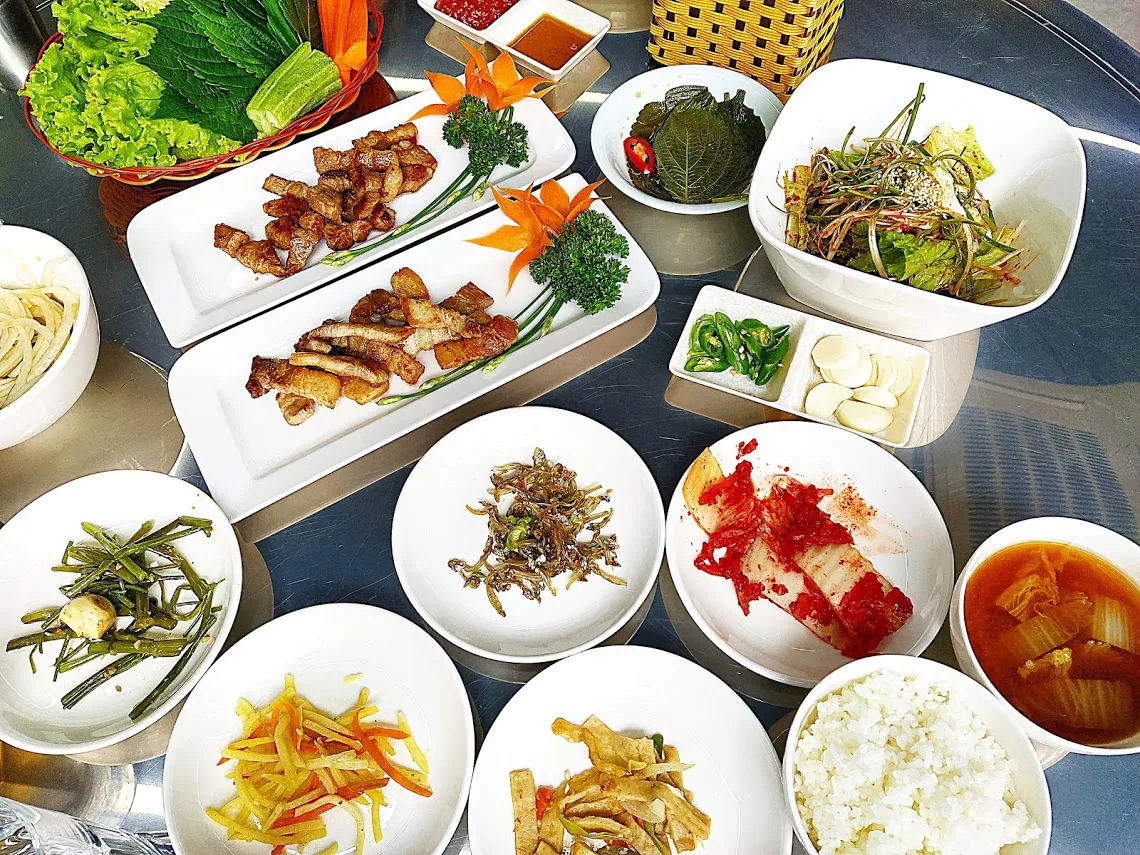Thit Heo Yeong Do ho chi minh