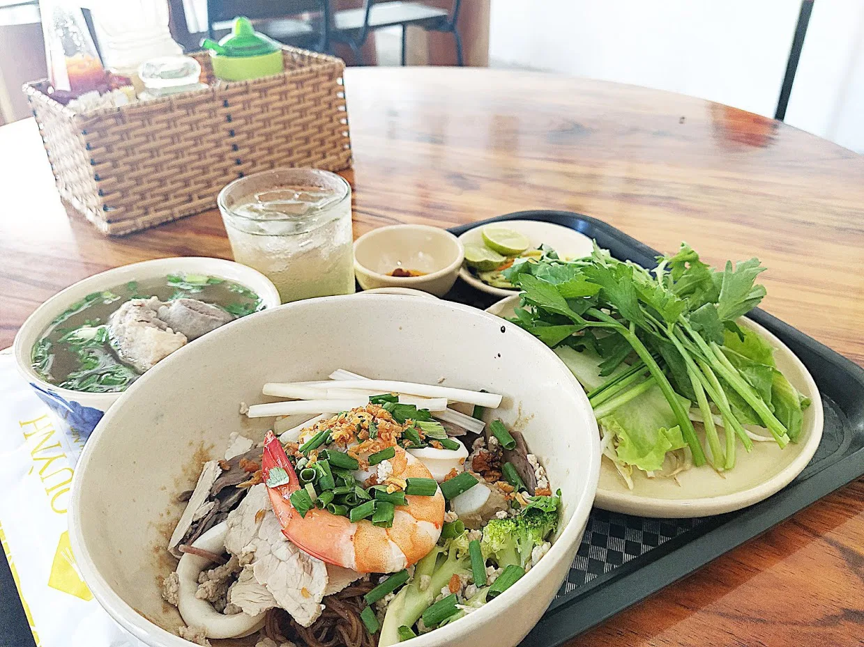 Hu Tieu Nam Vang Quyen 2区店 ベトナム南部麺 Hu Tieu フーティウ の有名店2区店へ ベトナムリアルガイド