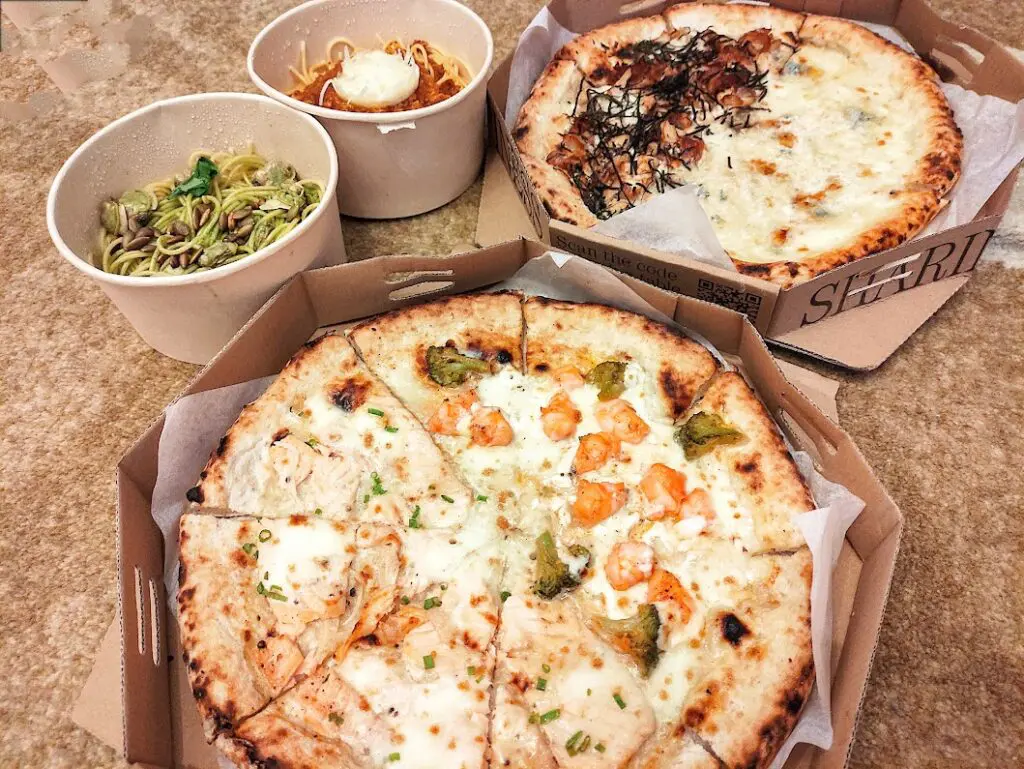 ビバン+バームBB+フィニッシュ+マホロサ4点 デリバリー】「Pizza 4P's(ピザフォーピース)」ベトナムの人気日系ピザ