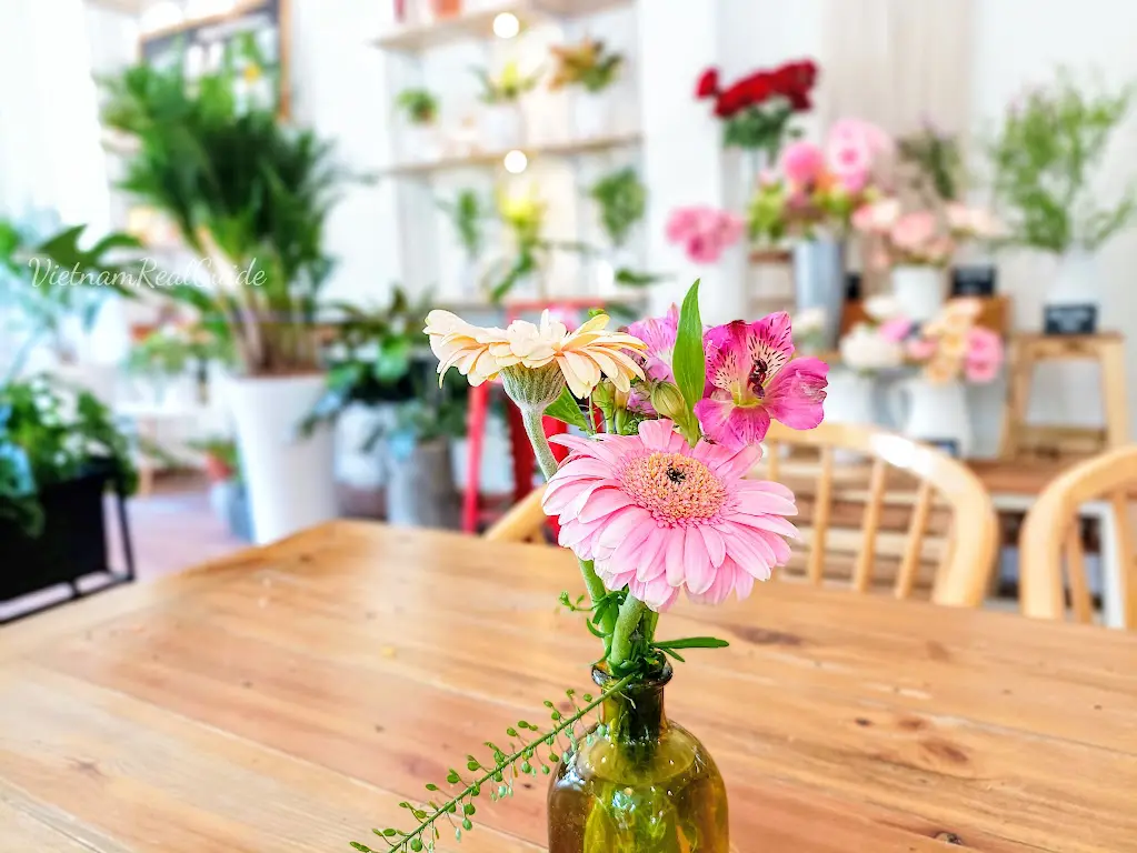 Botanica Flowers Coffee 花と緑の雰囲気に癒やされる ホーチミンの韓国系お花屋さん カフェ ベトナムリアルガイド