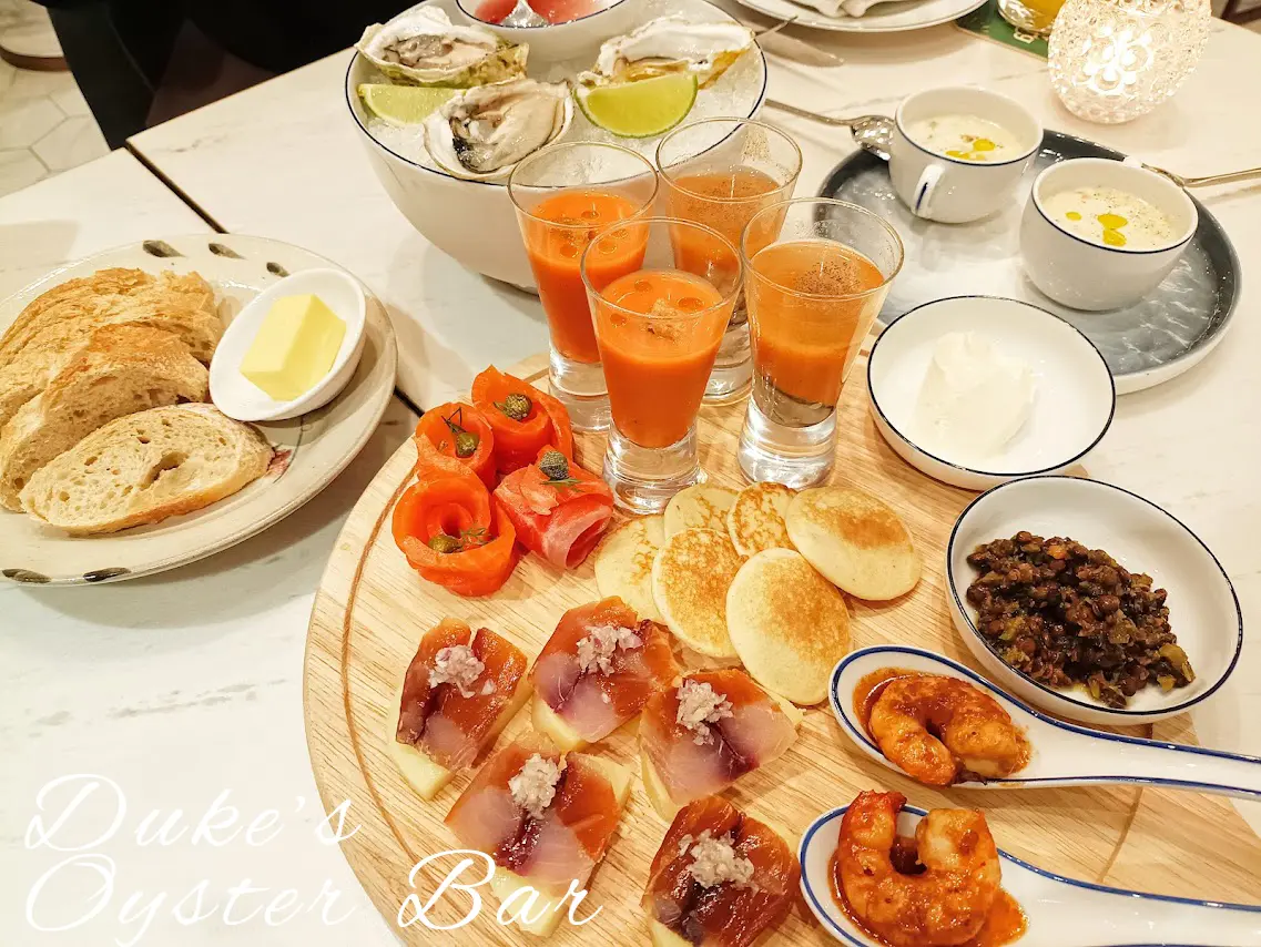 Duke's Oyster Bar13