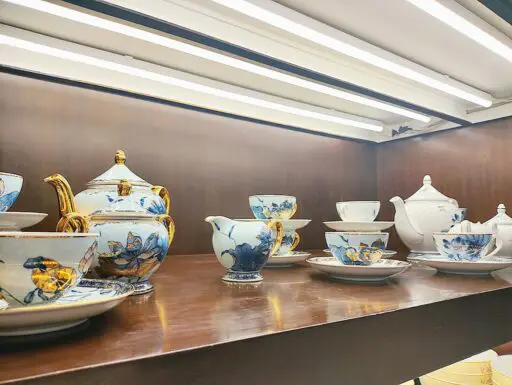 縁起物・ベトナム・ミンロン・高級陶器・置物・牛コレクション・美術品