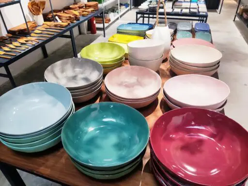 ホーチミン市1区中心地に出店！アマイの食器のアウトレット「grade b